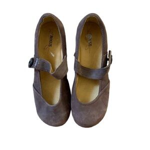 Rogue Mary Jane Comfort Flats Brown Size 7.5 Strap Walking Shoes